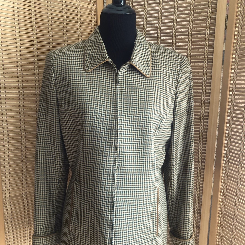 Liz Claiborne Collection zip front collared and cuffed houndstooth jacket size 8